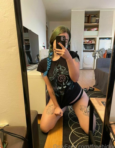 freebicky sex actress photo