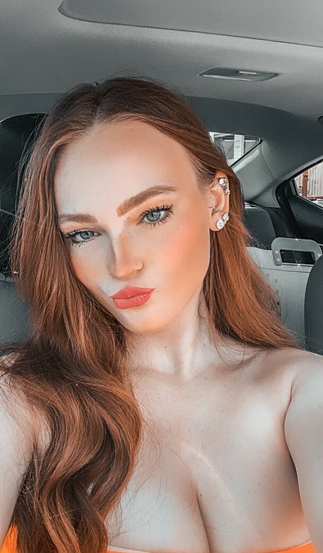 lindsaylohann star adult image