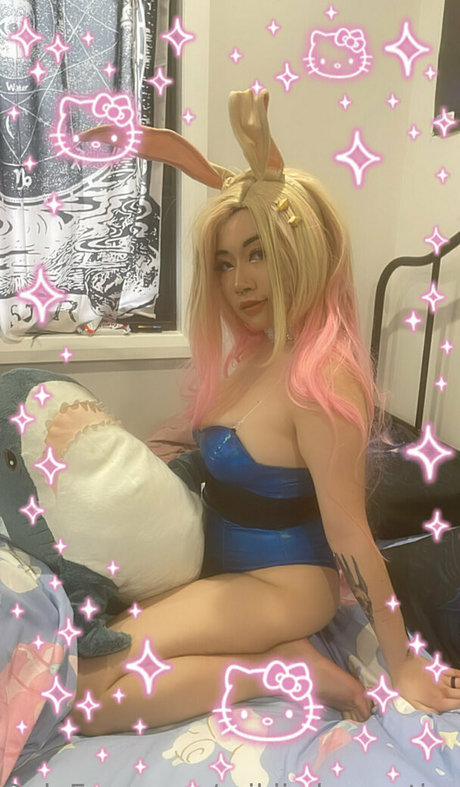 mikiisdamnation erotic actress pictures