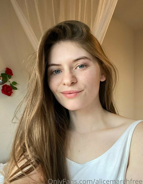 alicemarchfree model sexy pictures