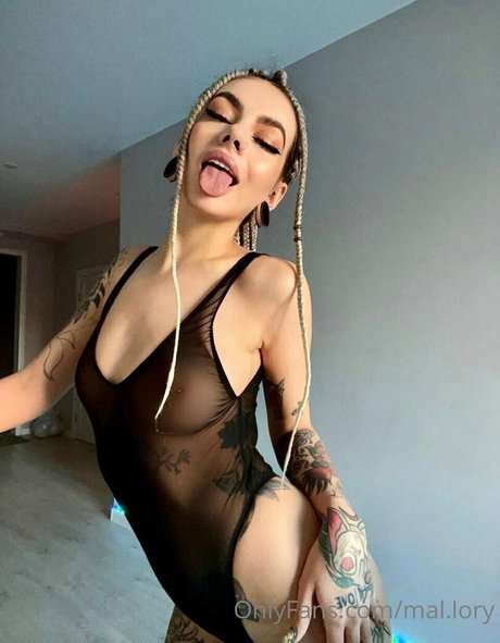 mal lory star hot pictures