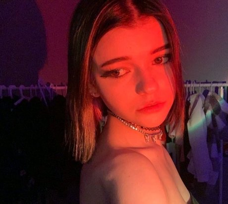 Lorinefairy model adult img