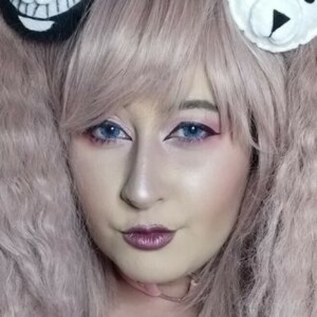 SassNessie pretty model pics