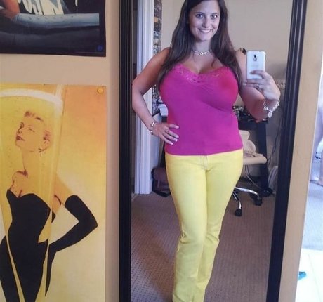 Avery Harwood hot model image