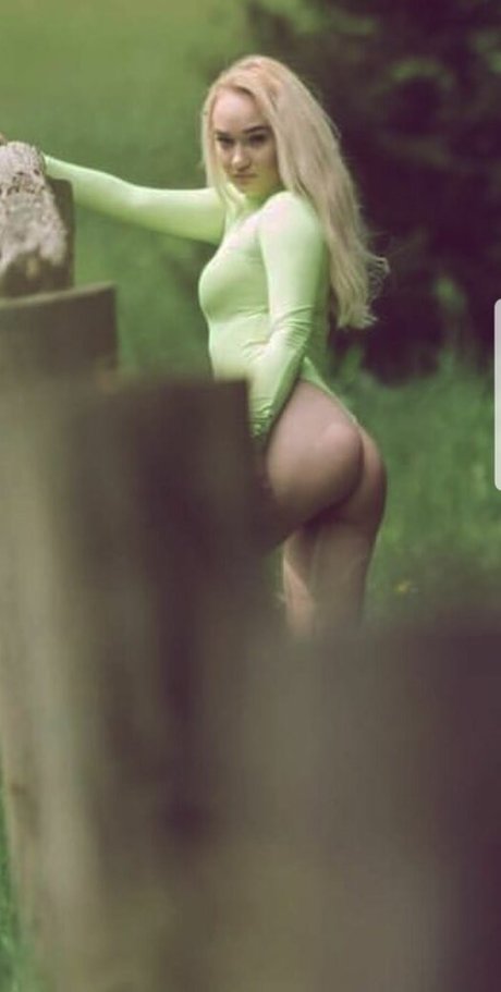 Zanet Breski erotic star image