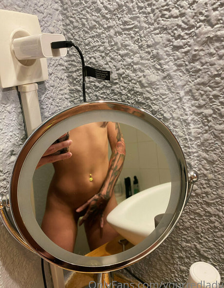 yourredlady free star img