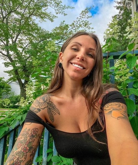 Christine Cote xxx model pictures