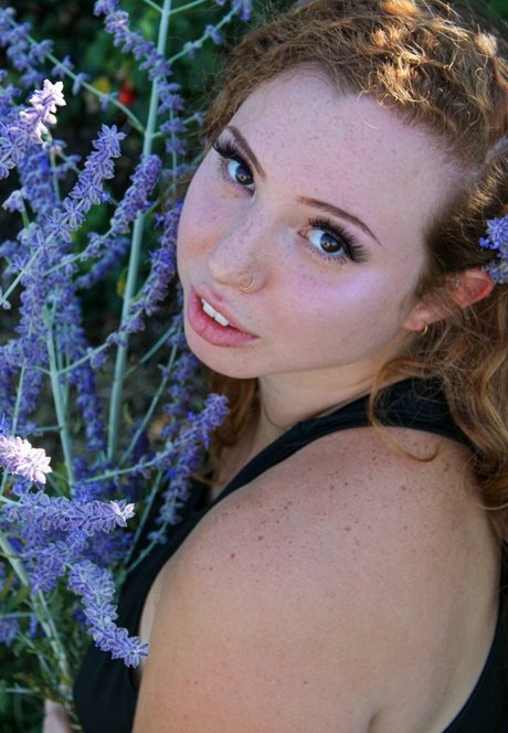 PiperMaePeach model pretty picture