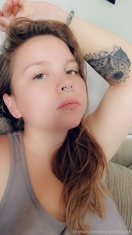 xbrattysunflowerx perfect model pic