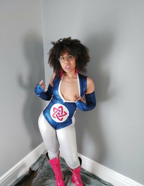 Slightly Expired exclusive actress photo