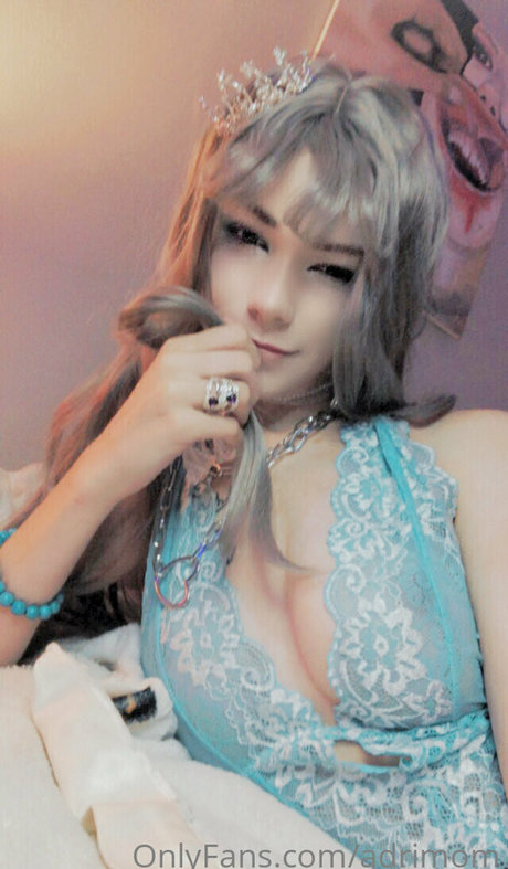 adrimom pretty actress pics