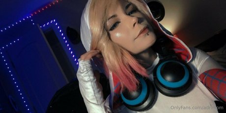 adrimom hot actress image