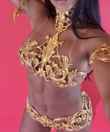 Daniela Laura naked star pictures