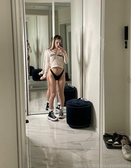 crazycutelina naked star images