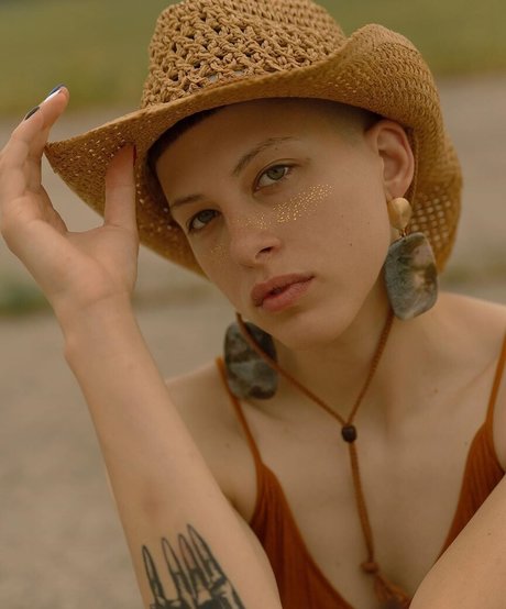 Polinwagen pornographic actress galleries