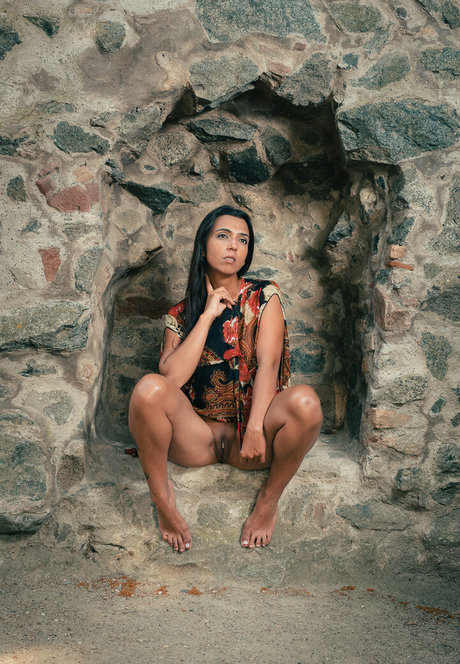 Poka Hontas sexy model picture