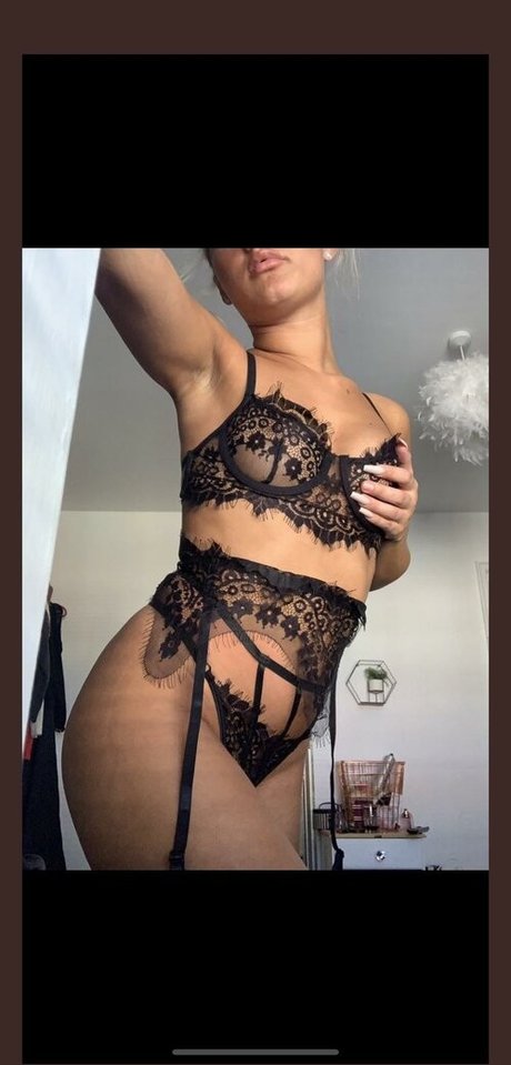 Lilyfootx model free pictures