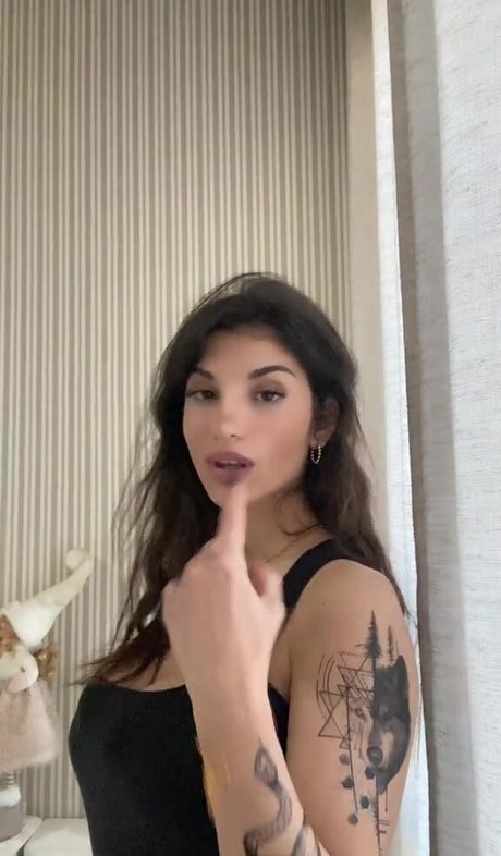 ika dauria exclusive star gallery