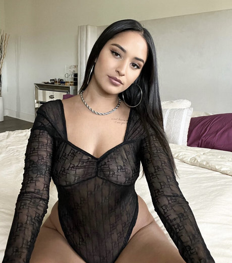 Kassandra Lee hot pornstar pictures