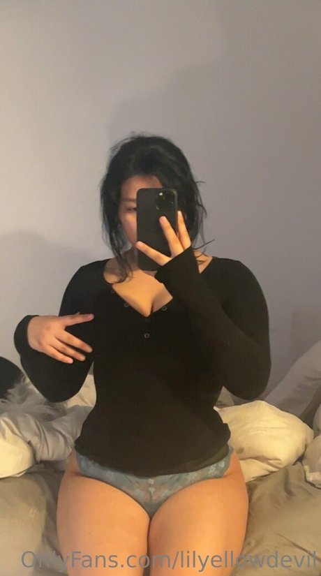 Lilyellowdevil star hot img