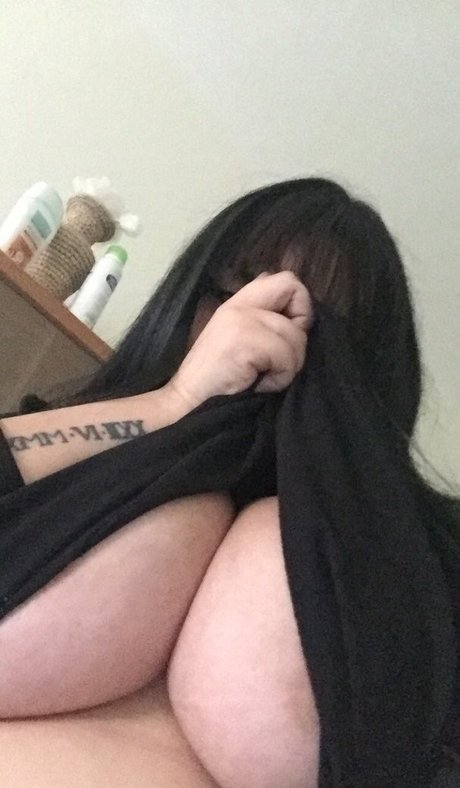 Raxien star naked picture