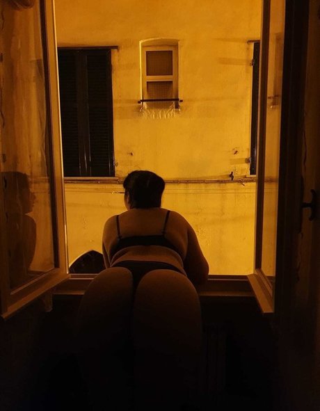 Raxien pornstar top photo