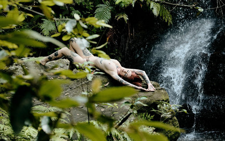 Sindyspurr model top pictures