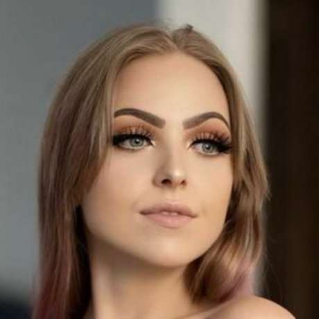 Officialbubblybrooke perfect actress pic