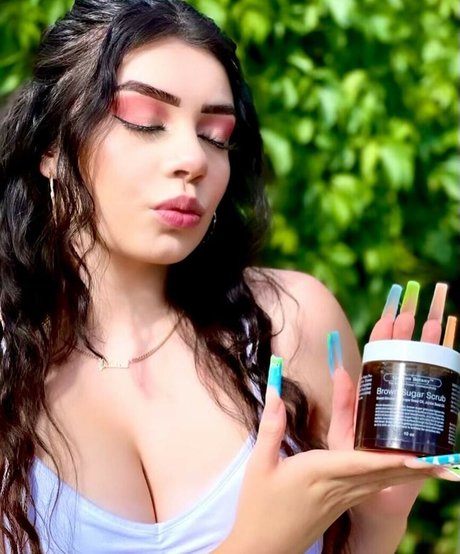 Lilbittyliv best pornstar pics