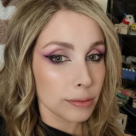 Chio Uyuni model hot pics