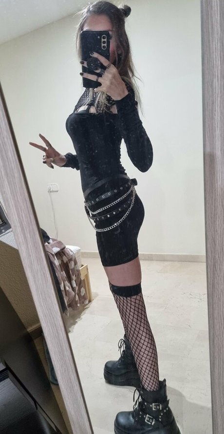 Chio Uyuni model xxx gallery