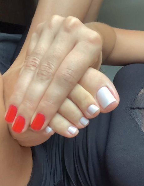 Caliupe feet best model img