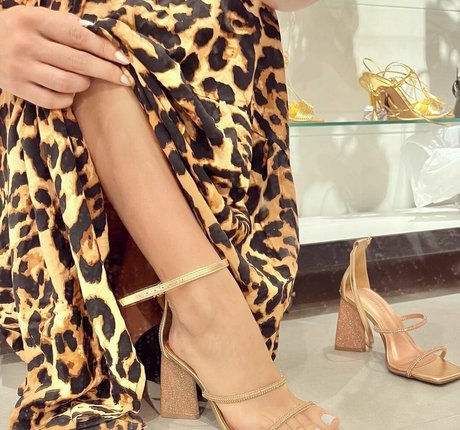 giant tits onlyfans hot sexy images