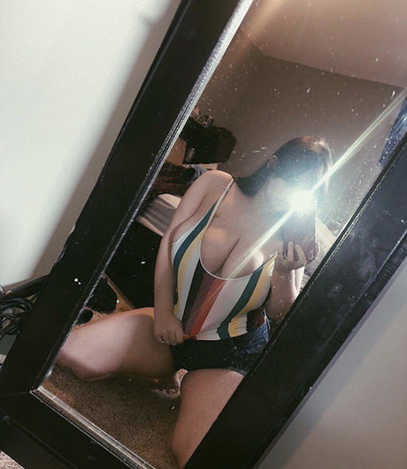 Emaliehall model xxx images