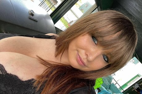 Emaliehall model best galleries