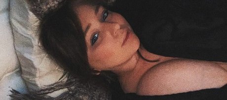 Emaliehall best star photos