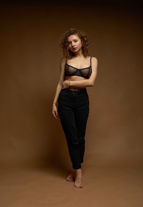 Alina Kurzova exclusive star photo