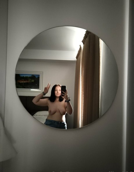 emilia 123 model hd picture