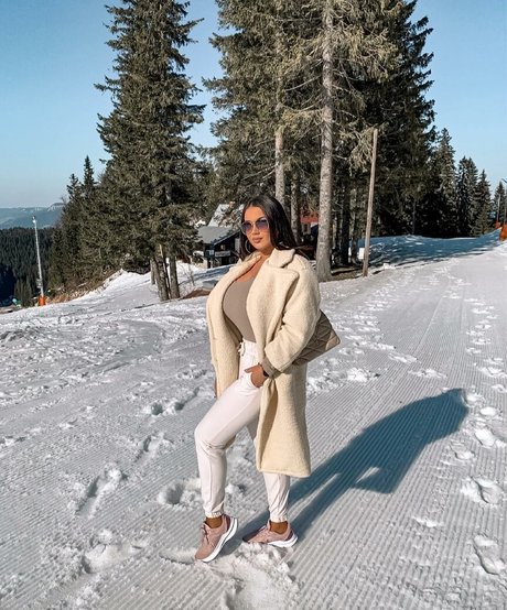 Emina Jahi nice actress pictures