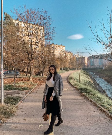 Emina Jahi model exclusive picture