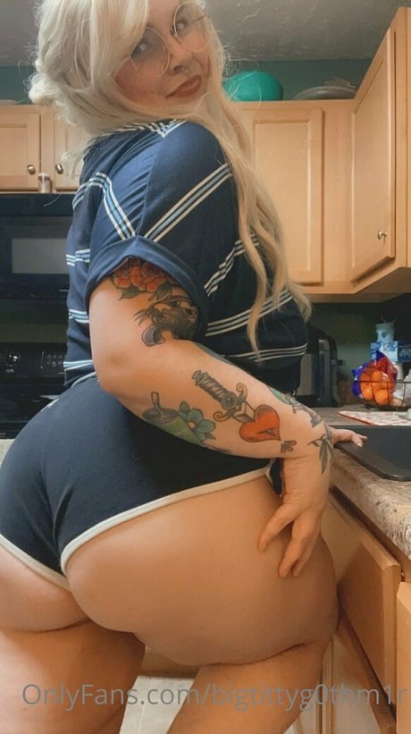 bigtittyg0thm1r pornstar art pictures