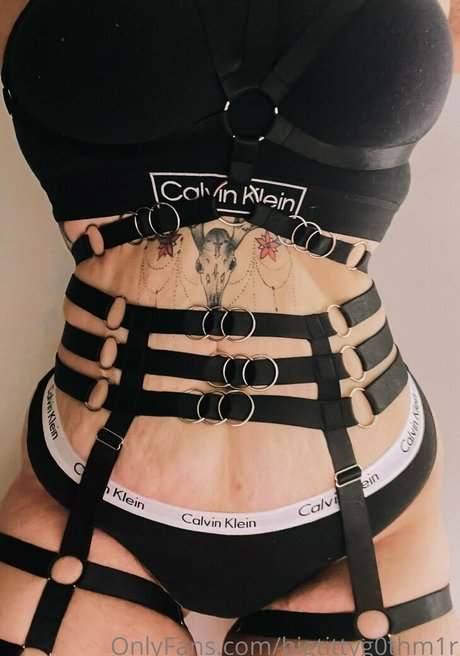 bigtittyg0thm1r pretty pornstar galleries