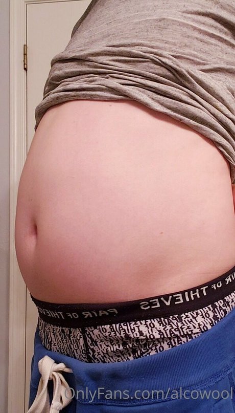 alcowool model naked galleries