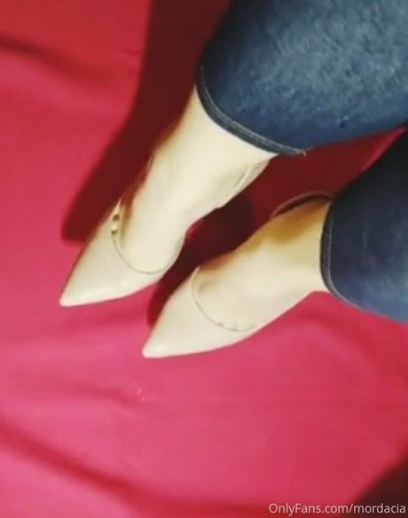 mordacia model adult pics