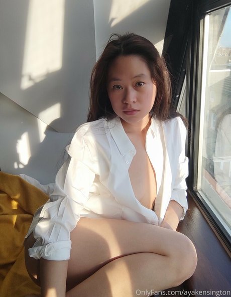 ayakensington naked model pic