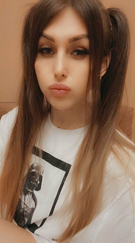 edwiina beautiful actress photo