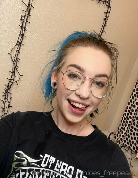 chloes freepeach sex actress photos