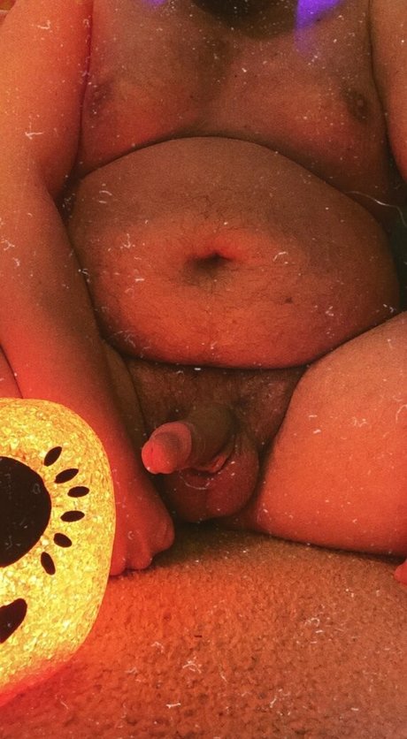 chubbicub nude model image