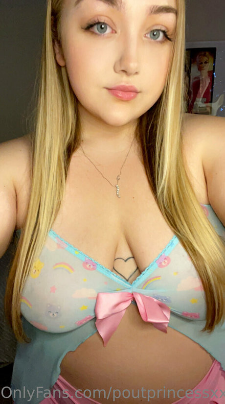 poutprincessxx sexy model gallery