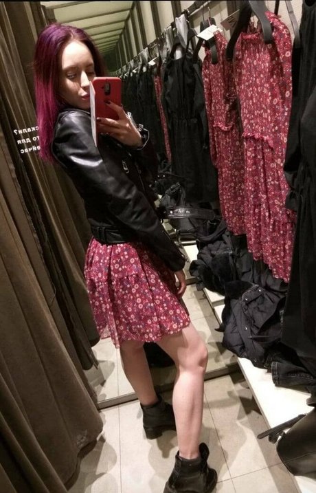 marinalee12 erotic actress image